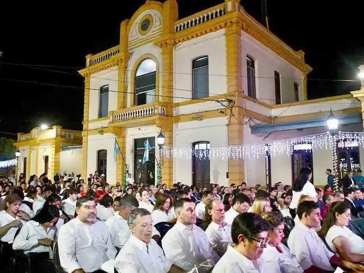 Formación en Turismo: egresaron los 
primeros 150 auxiliares de la Escuela Municipal