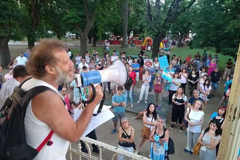 Tandil: Marcharon contra el pase sanitario a pesar de los contagios de la tercera ola
