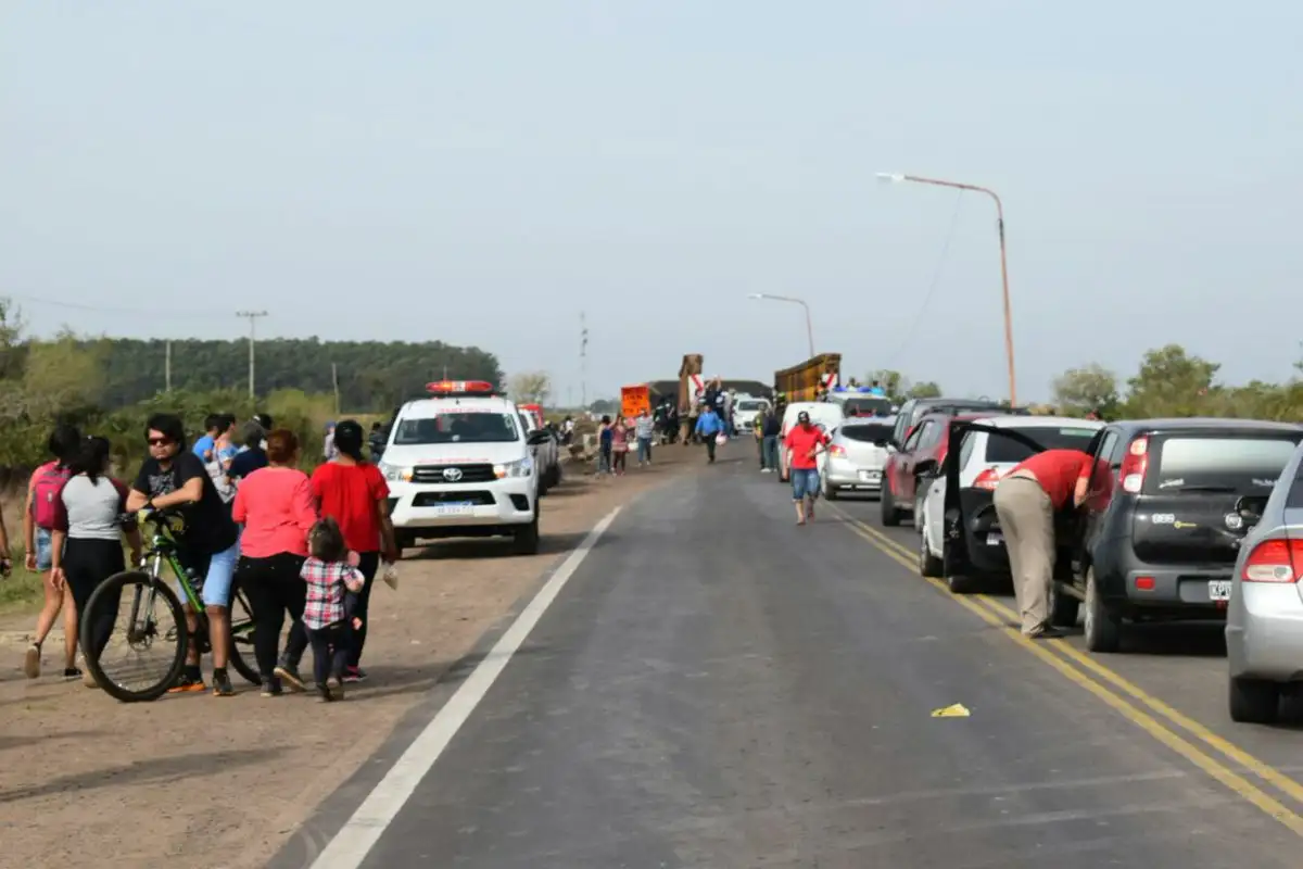 Sigue interrumpida la ruta 12, a la altura del arroyo Ibiru Cuá