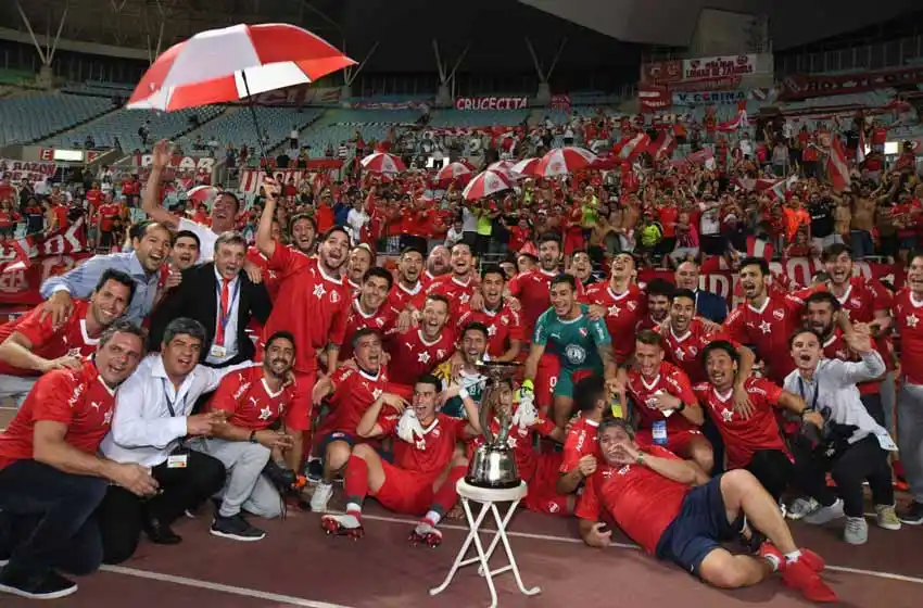 Independiente, campeón de la Suruga Bank