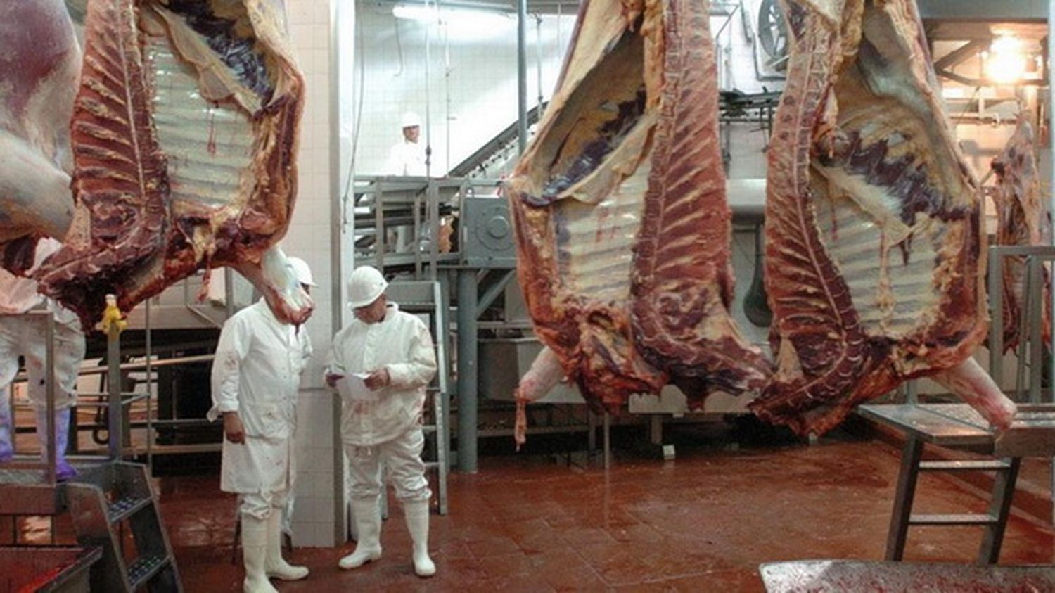 Gestionan asistencia para el sector gastronómico y frigoríficos