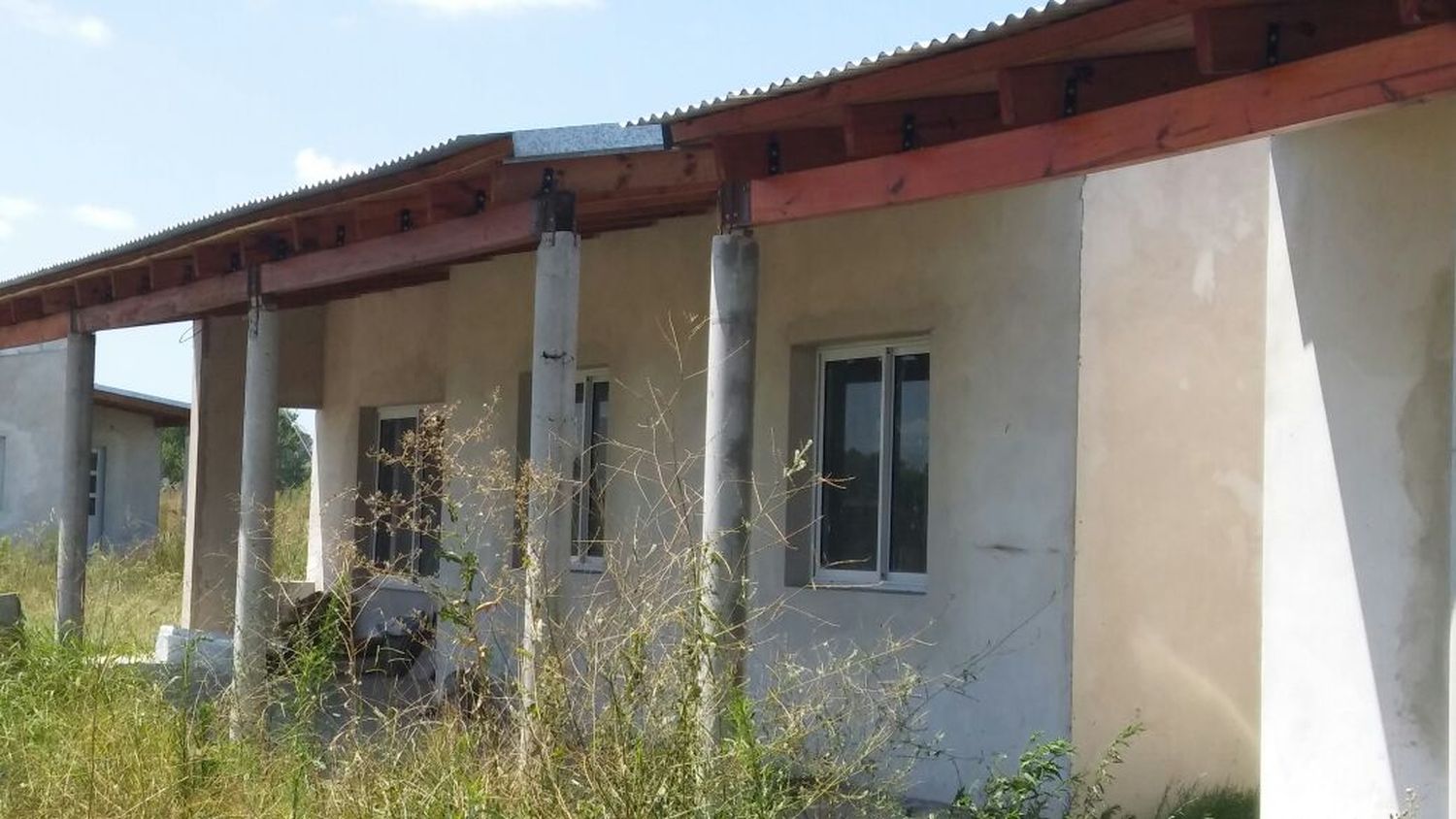 Desidia, inoperancia y abandono que hacen esperar a diez familias