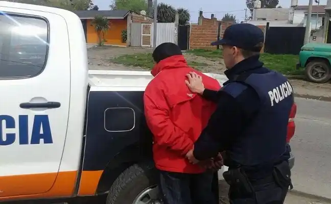 Estranguló a su mujer y quiso simular que se había suicidado