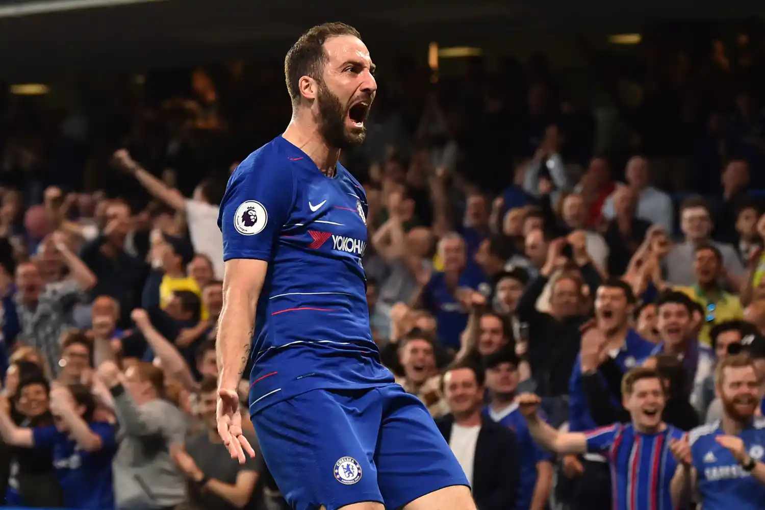 Sarri puede llevarse a Higuaín a Juventus