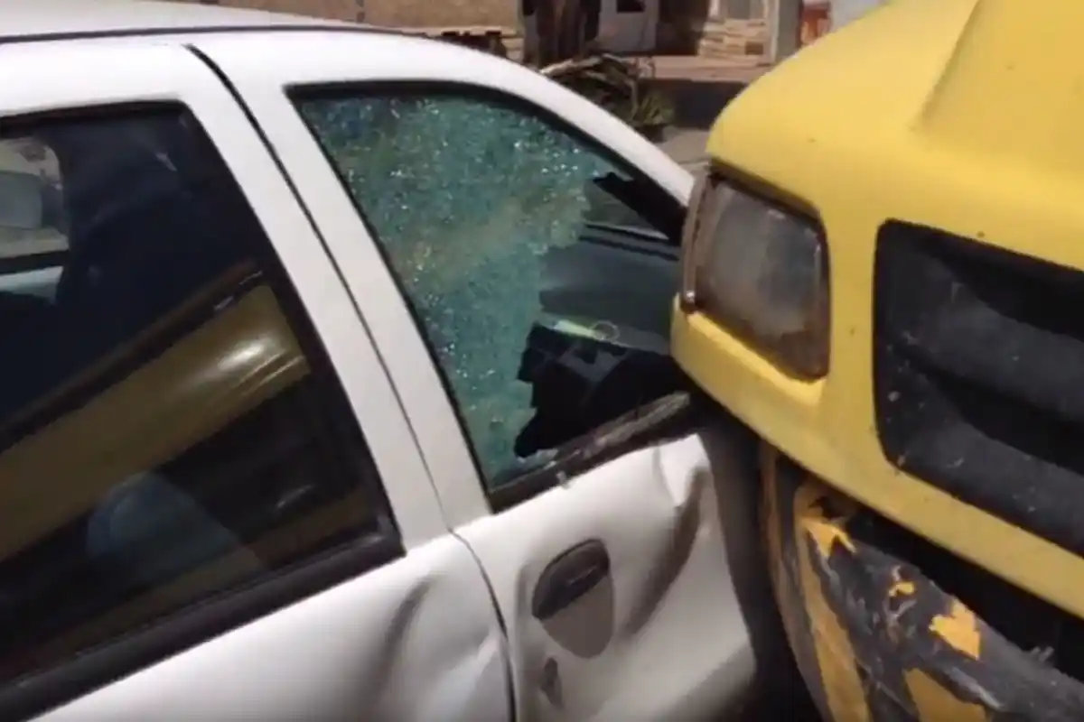 Un camión municipal sin frenos y sin chofer causó destrozos en Junín