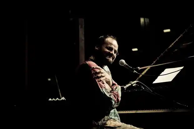 Carlos “Negro’’ Aguirre presenta “la música del agua” en Urdinarrain