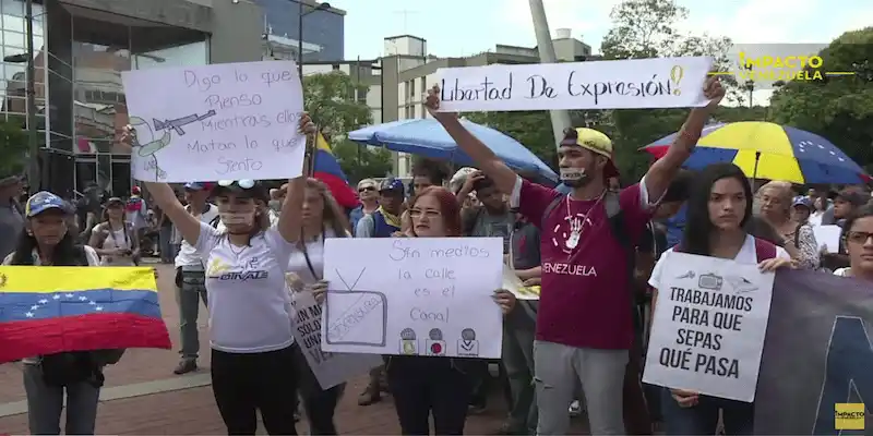 GOLPEADOS Y PRESOS, periodistas celebran su día en Venezuela