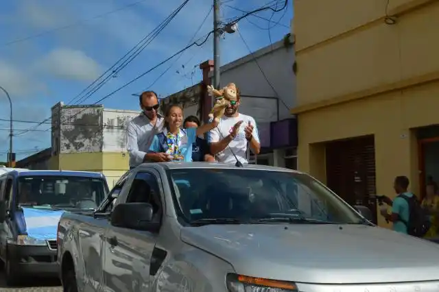Una caravana agasajó a "Trini" tras su triunfo en los Juegos Parapanamericanos