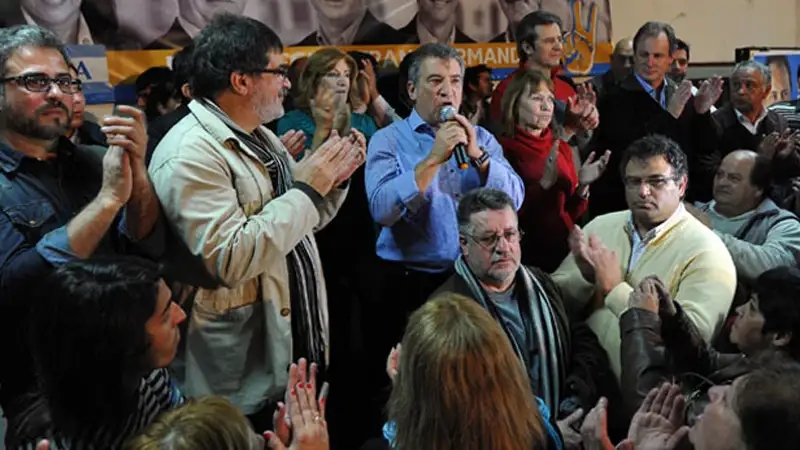 Convocado por Scioli, Urribarri participará en la campaña nacional