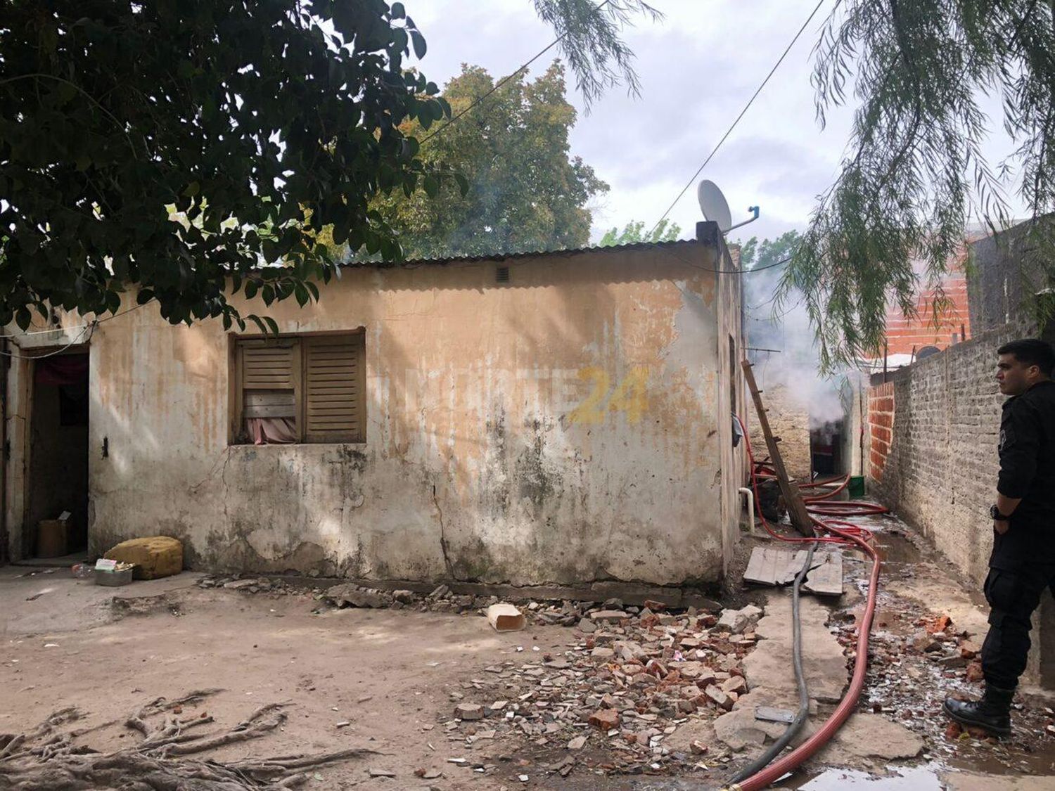 Voraz incendio en una vivienda de Reconquista