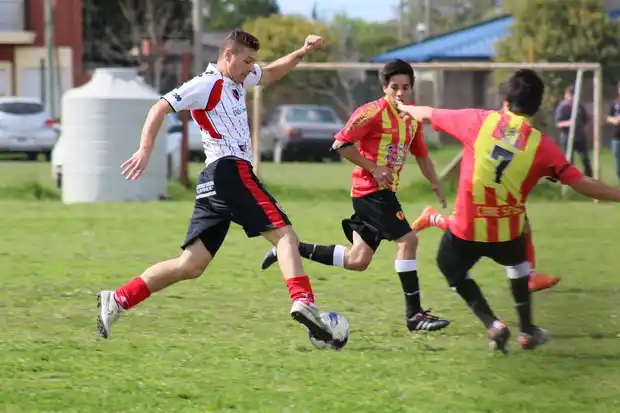 Isleños Independientes y Sportivo jugarán por el segundo ascenso