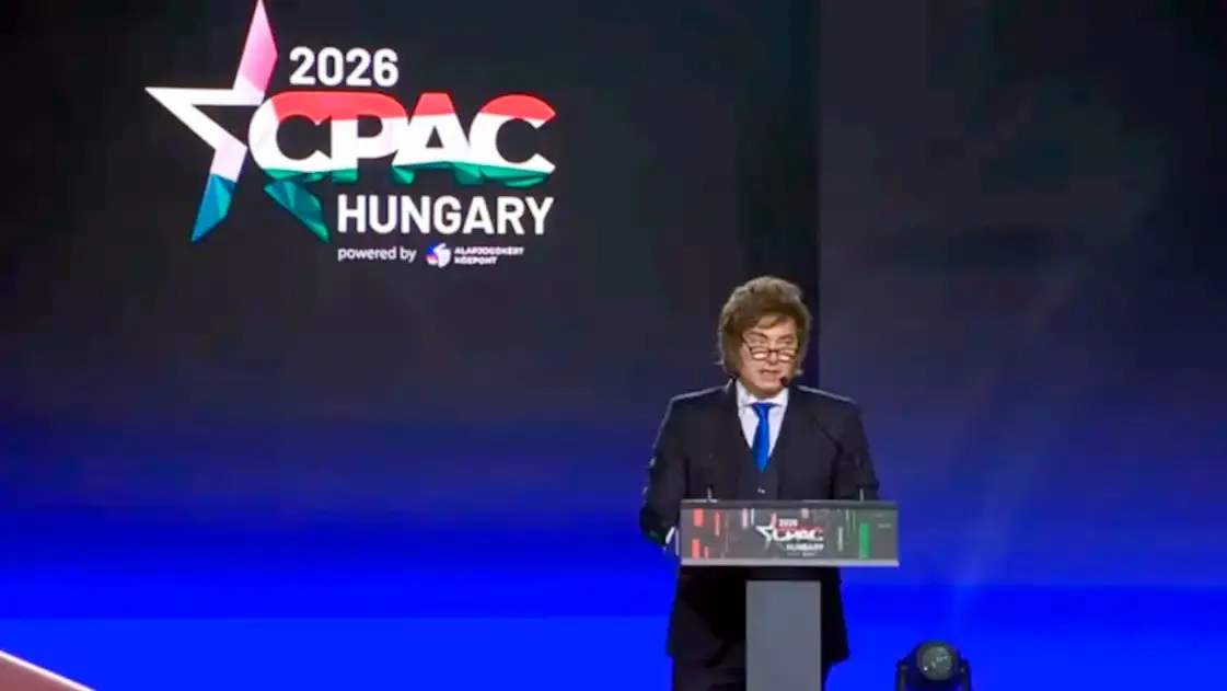 Milei dando su discurso en Hungría (Captura de pantalla)