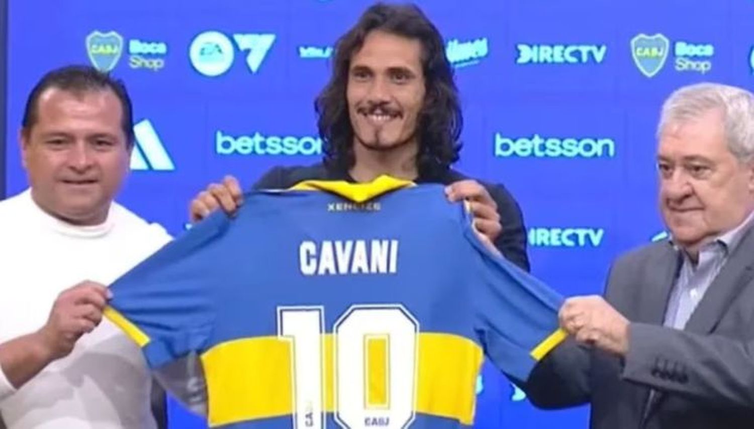 Boca presentó a Edinson Cavani en una Bombonera que lo recibió con fiesta