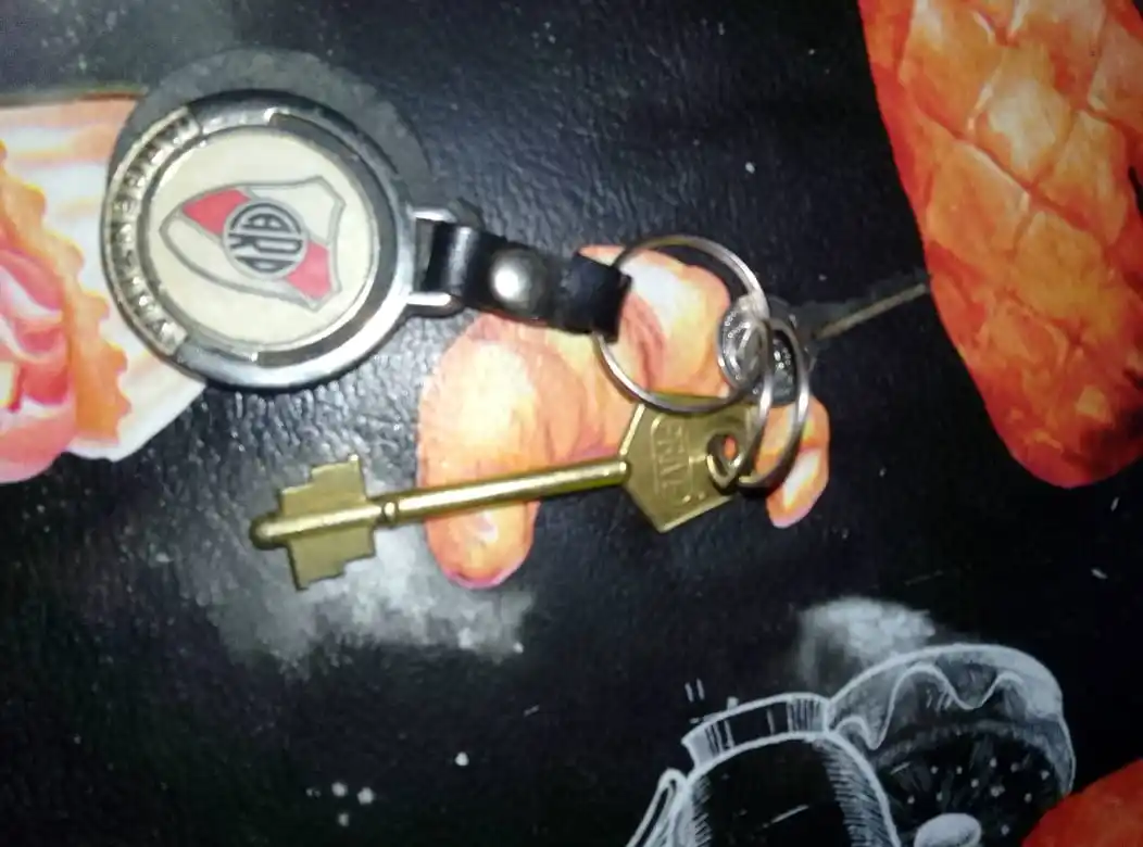 Llave con llavero de River