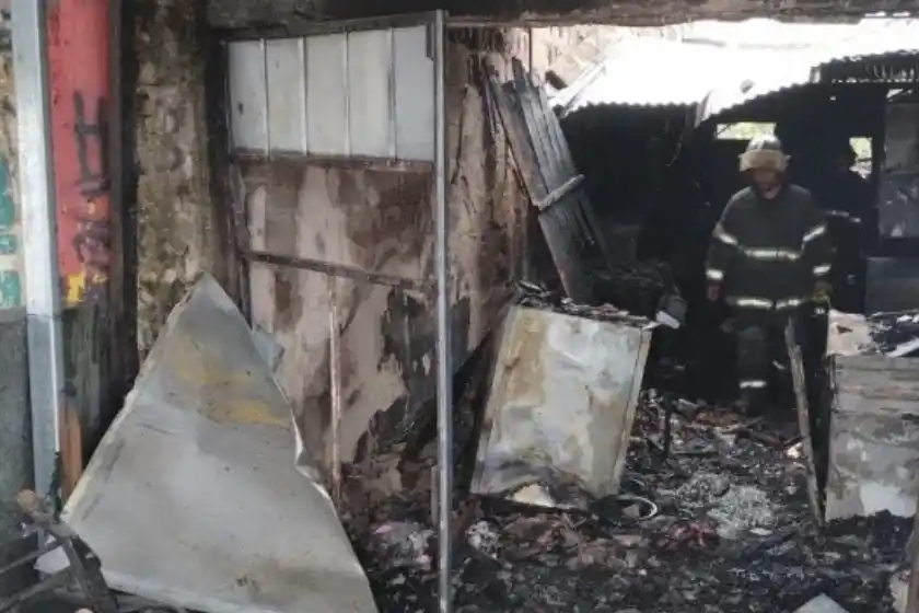 Incendio en un galpón de zona sudoeste dejó pérdidas totales