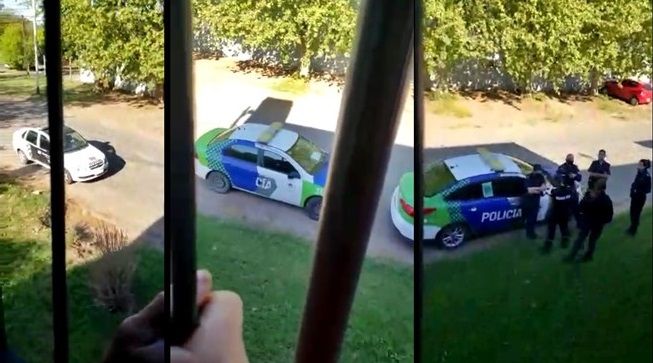 Tensión entre la Policía y el dueño de una cancha de fútbol en Bragado: "Hace 200 días que no me dejan trabajar"