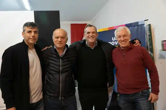 Encuentro con Dos Santos: El candidato a gobernador Grindetti prometió en Chascomús “100 cuadras de asfalto”