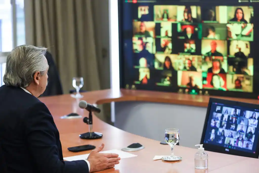 El presidente Fernández llamó a la unidad de la CGT y la CTA