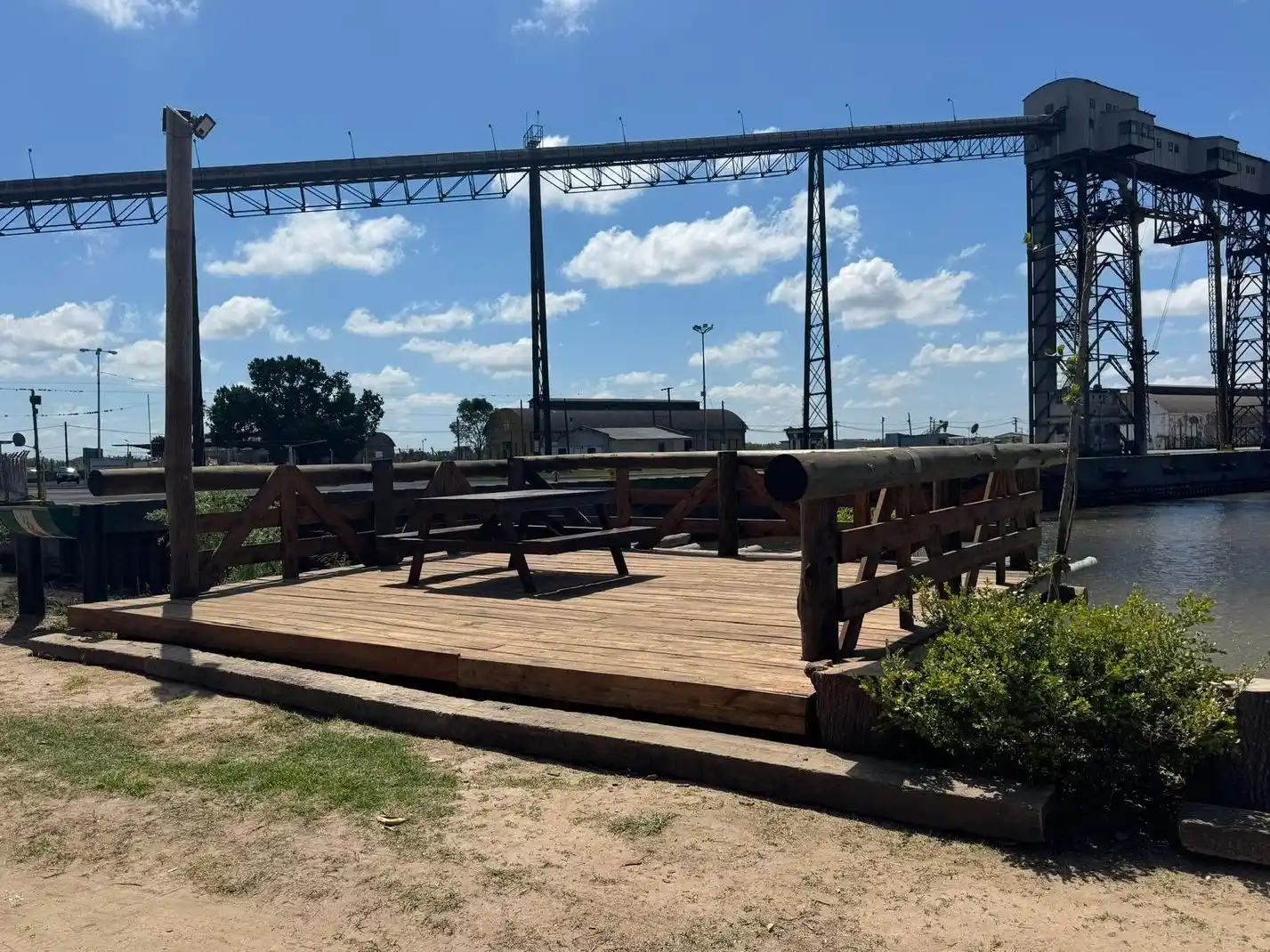 El mirador construido por una familia vecina de la zona.