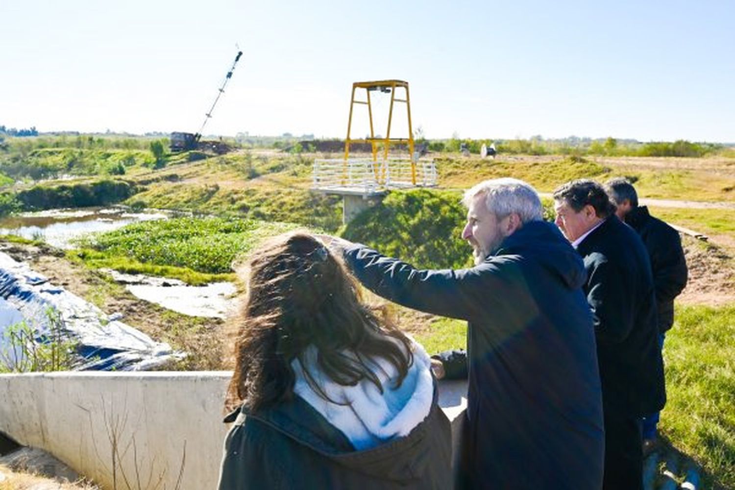 Frigerio recorrió Villa Paranacito y se reunió con el COE