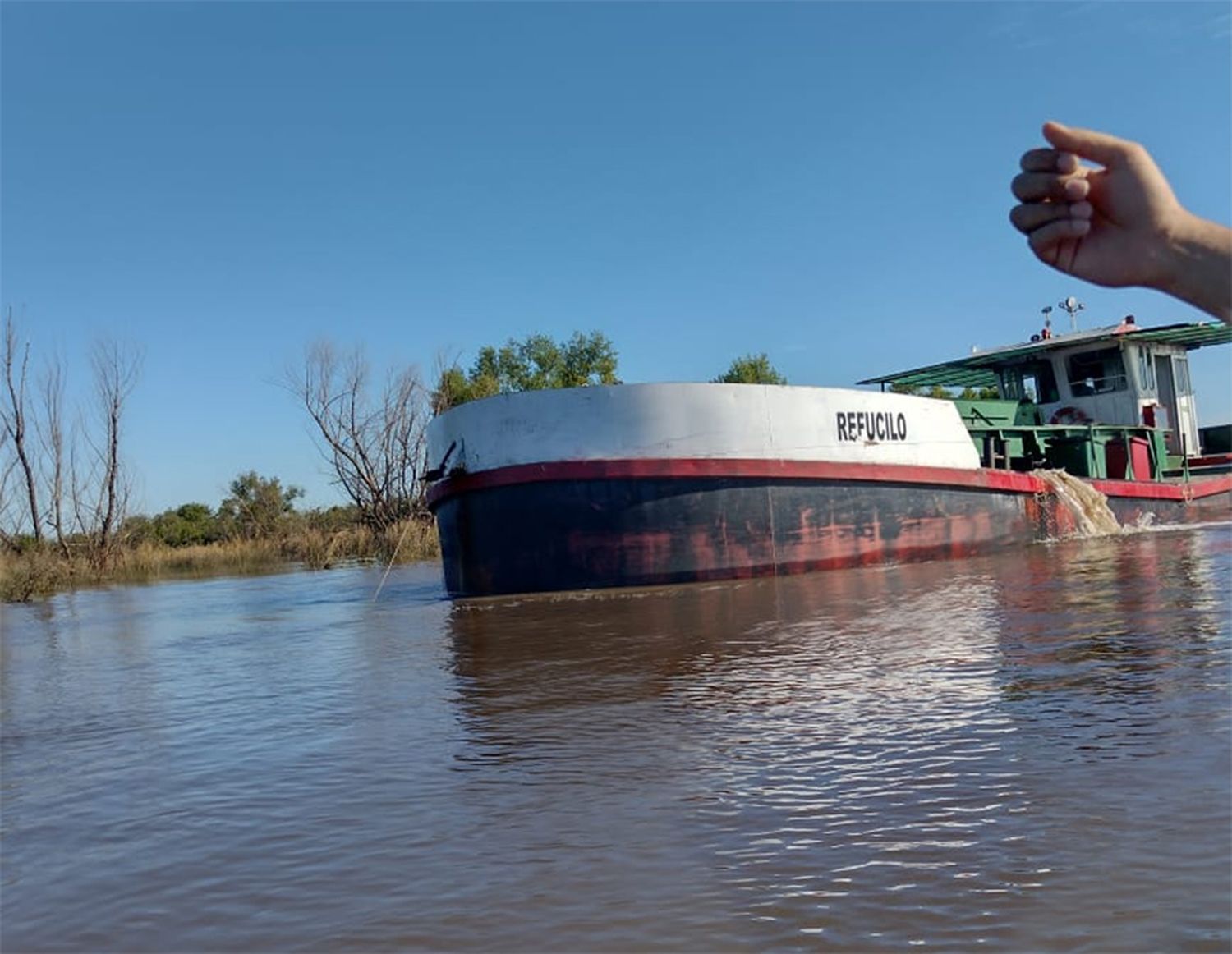 Arenera Vita viola el acuerdo y draga fuera de la zona permitida en el río Gualeguay