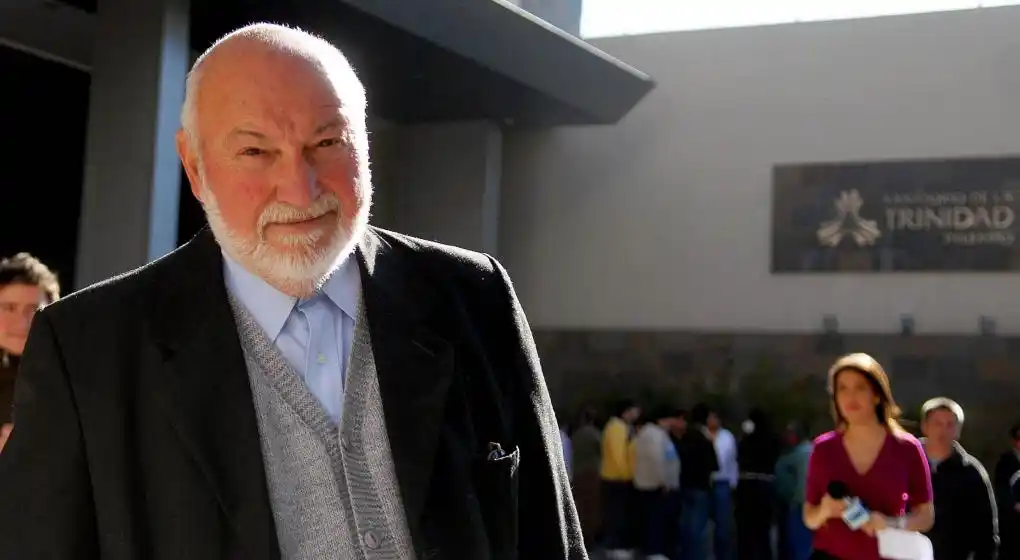 Falleció el padre Luis Farinello