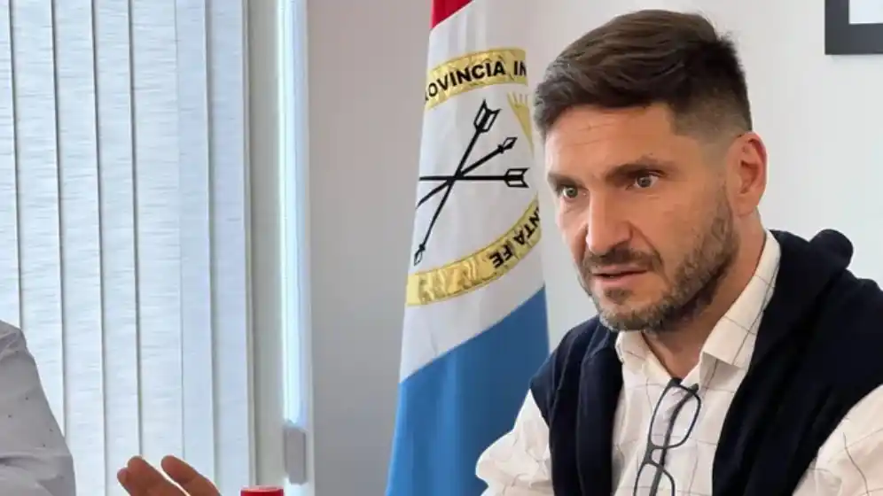 El gobierno de Pullaro aseguró el pago del aguinaldo «con esfuerzo y cuando los fondos estén disponibles”