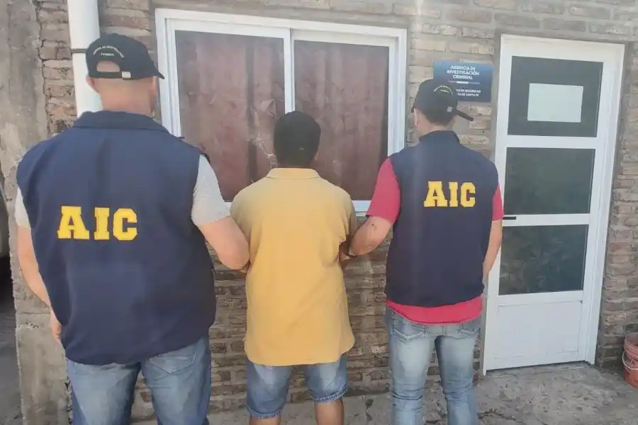 Tras un chequeo rutinario de vehículos, la AIC detuvo a un individuo que tenía pedido de captura