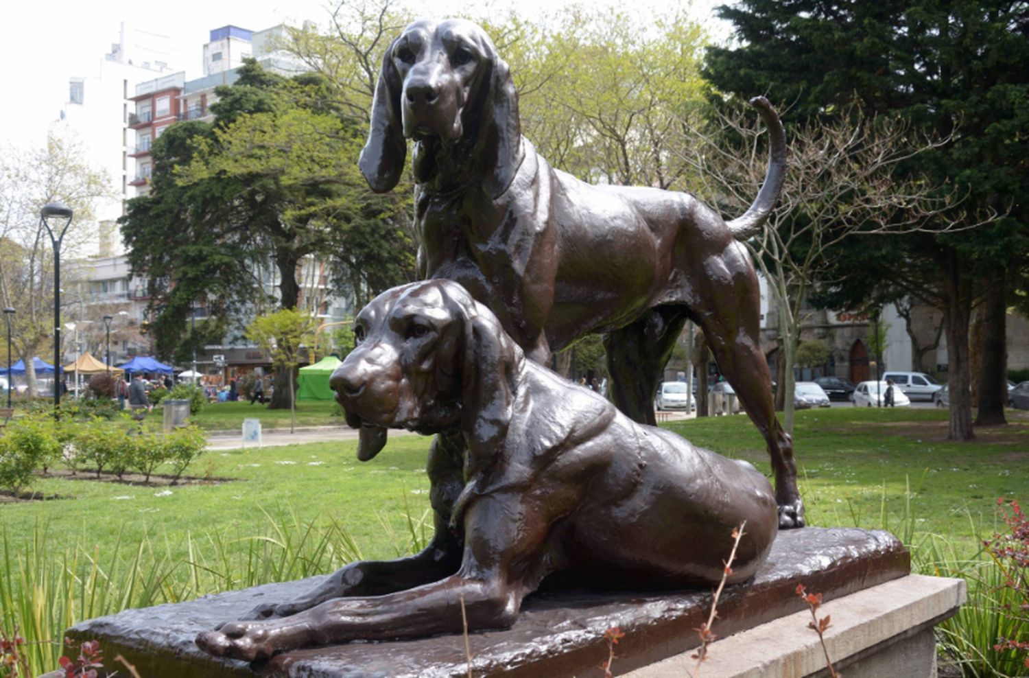 Continúan las visitas guiadas a monumentos escultóricos de la ciudad