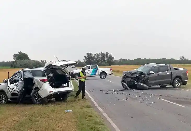 Dos camionetas chocaron en la ruta 228, cerca de La Otomana