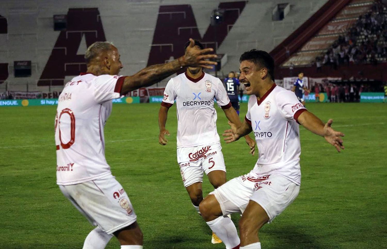 Huracán festeja un triunfo importante en Parque Patricios.