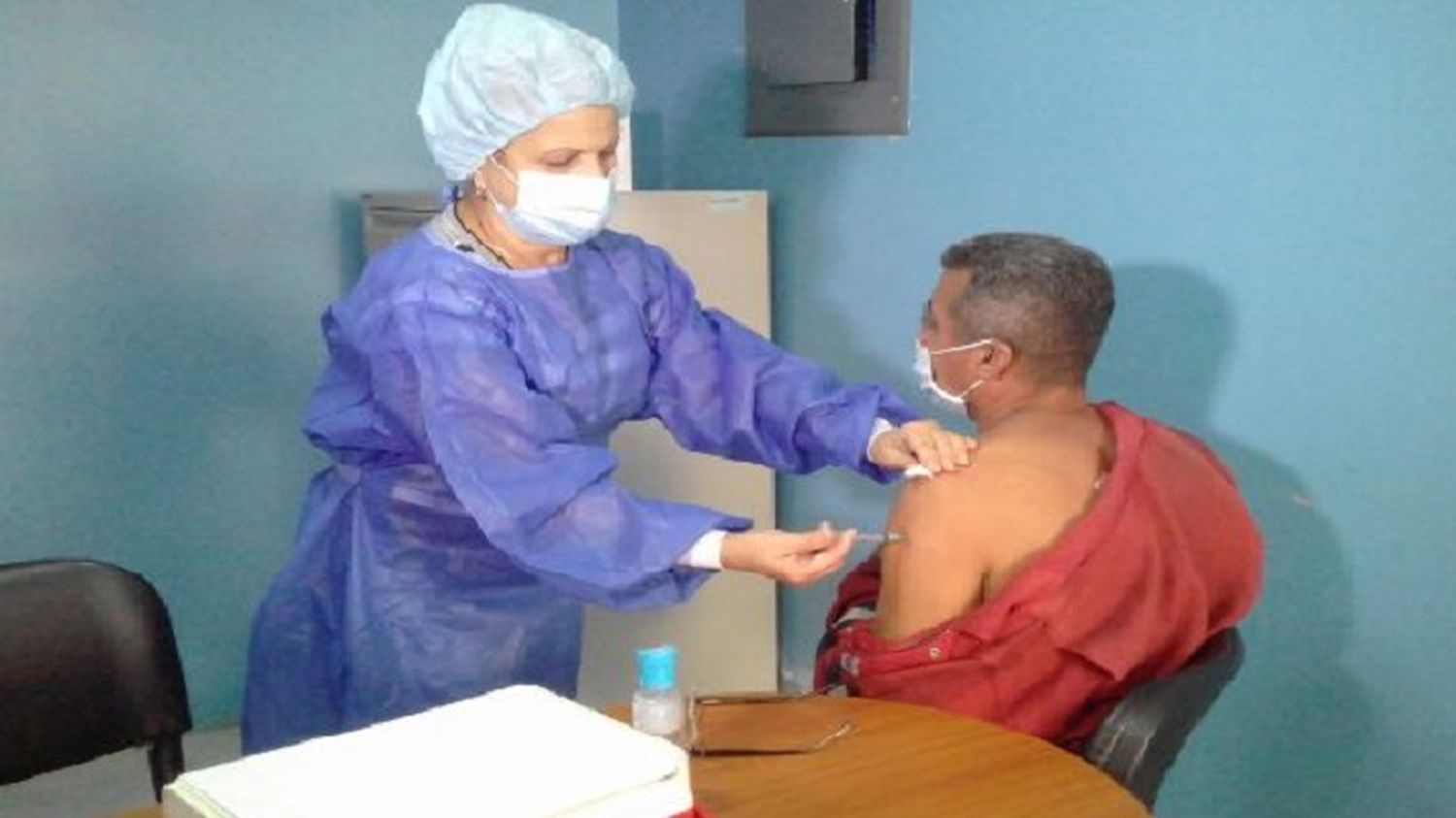 ¿Y LOS DE AQUÍ? 95% de los médicos cubanos en el país están vacunados contra la COVID-19
