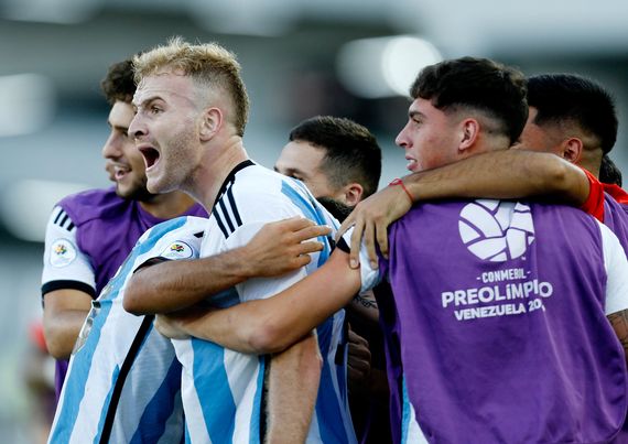 Argentina acertó justo y dejó en el camino a Brasil