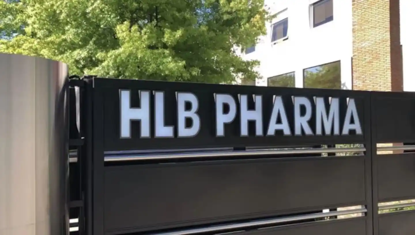 La Justicia ordenó el allanamiento simultáneo de tres droguerías que comercializaron fentanilo contaminado, elaborado por HLB Pharma y Laboratorios Ramallo.