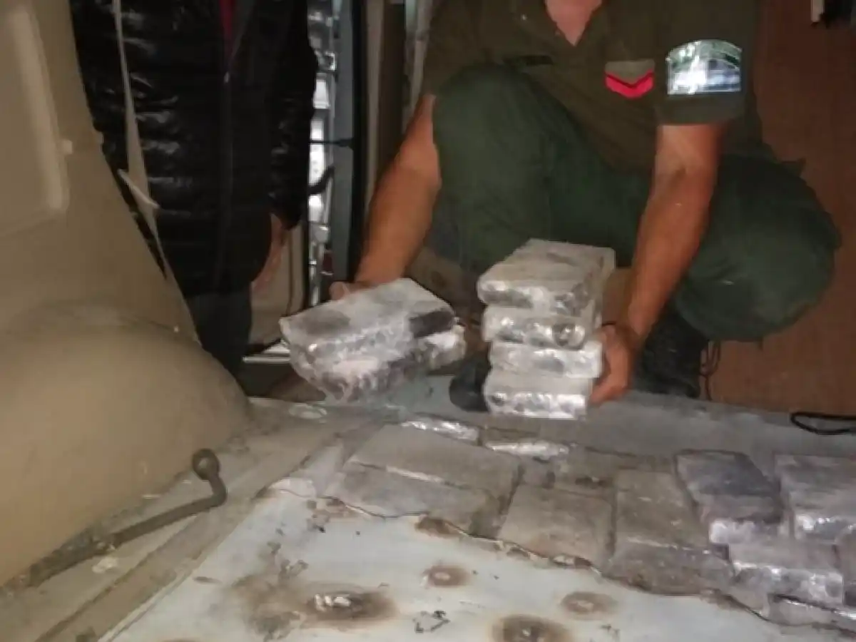 Gendarmería secuestró más de 100 kilos de marihuana en ruta 158	