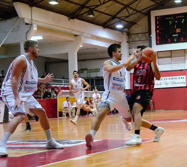 Central regaló un tiempo y cayó ante un superior Atlético Tala