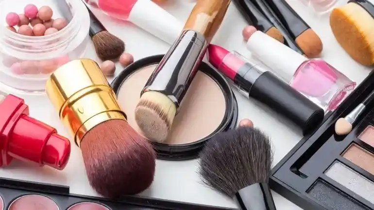 La ANMAT prohibió más de 40 cosméticos por no contar con registro sanitario