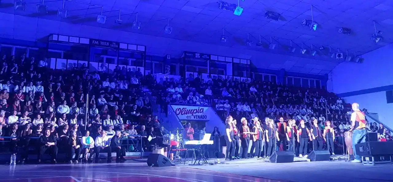 El senador Enrico anunció el gran Encuentro de Coros en el Club Olimpia