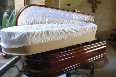 UN OJO DE LA CARA: esto cuesta enterrar a un ser querido en Venezuela