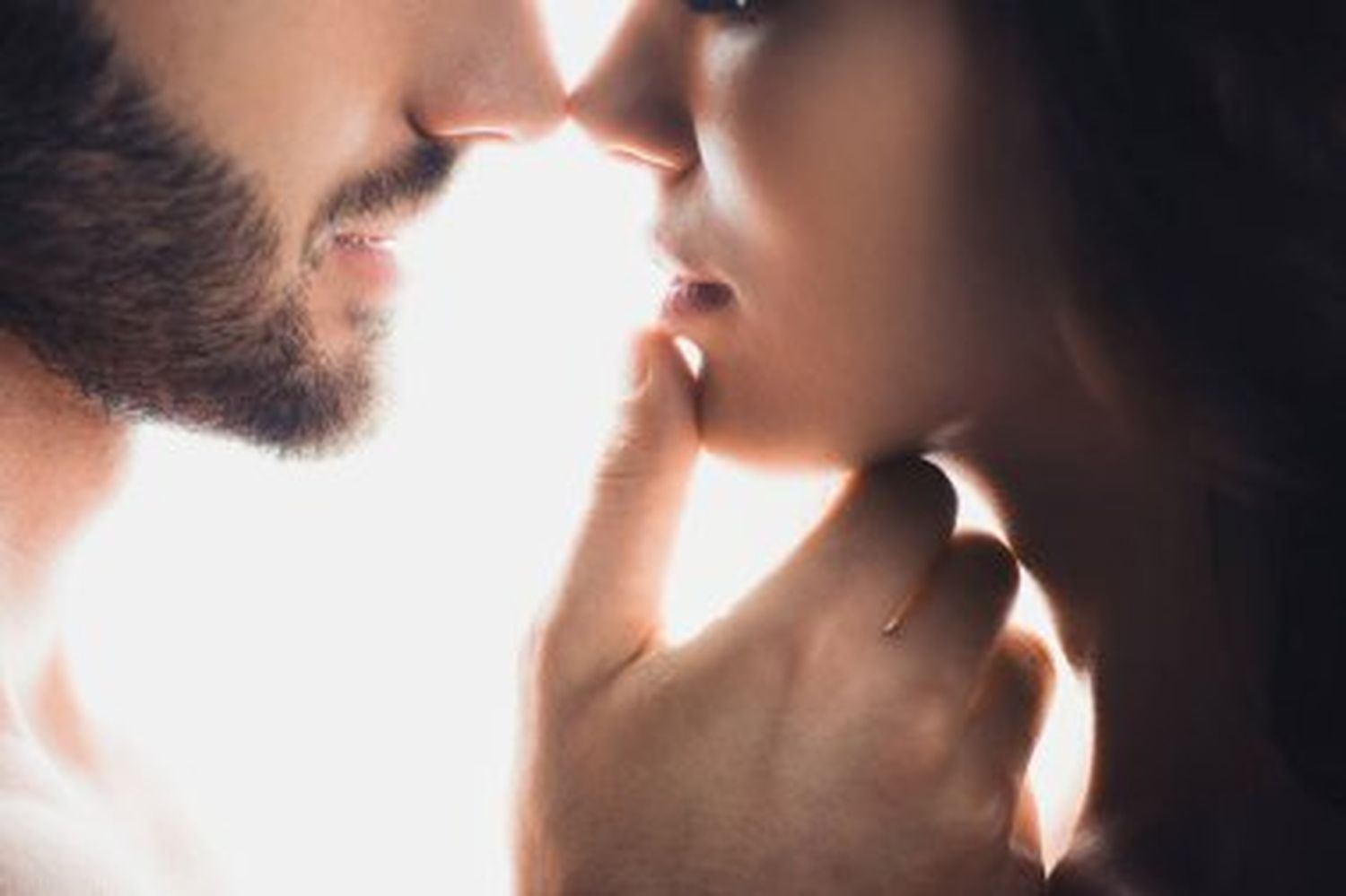 Cuando la intimidad no necesita palabras: el deseo puede ser el primer lenguaje del amor.