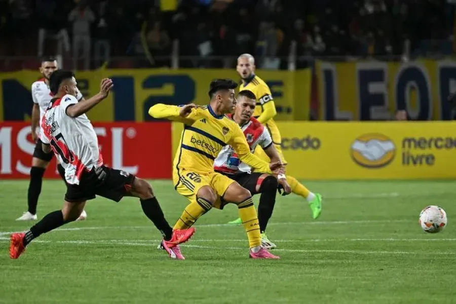 Boca igualò en la altura de Potosì