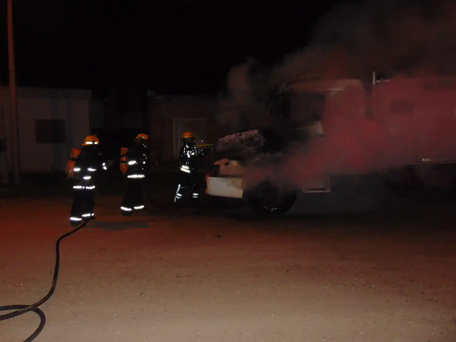 El daño principal se registró en la zona del motor y en la cabina.