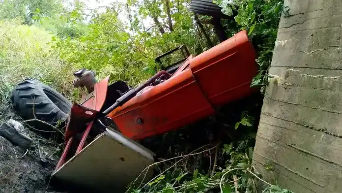 Trabajador cayó con su tractor de un puente en Entre Ríos: sufrió grave traumatismo de cráneo