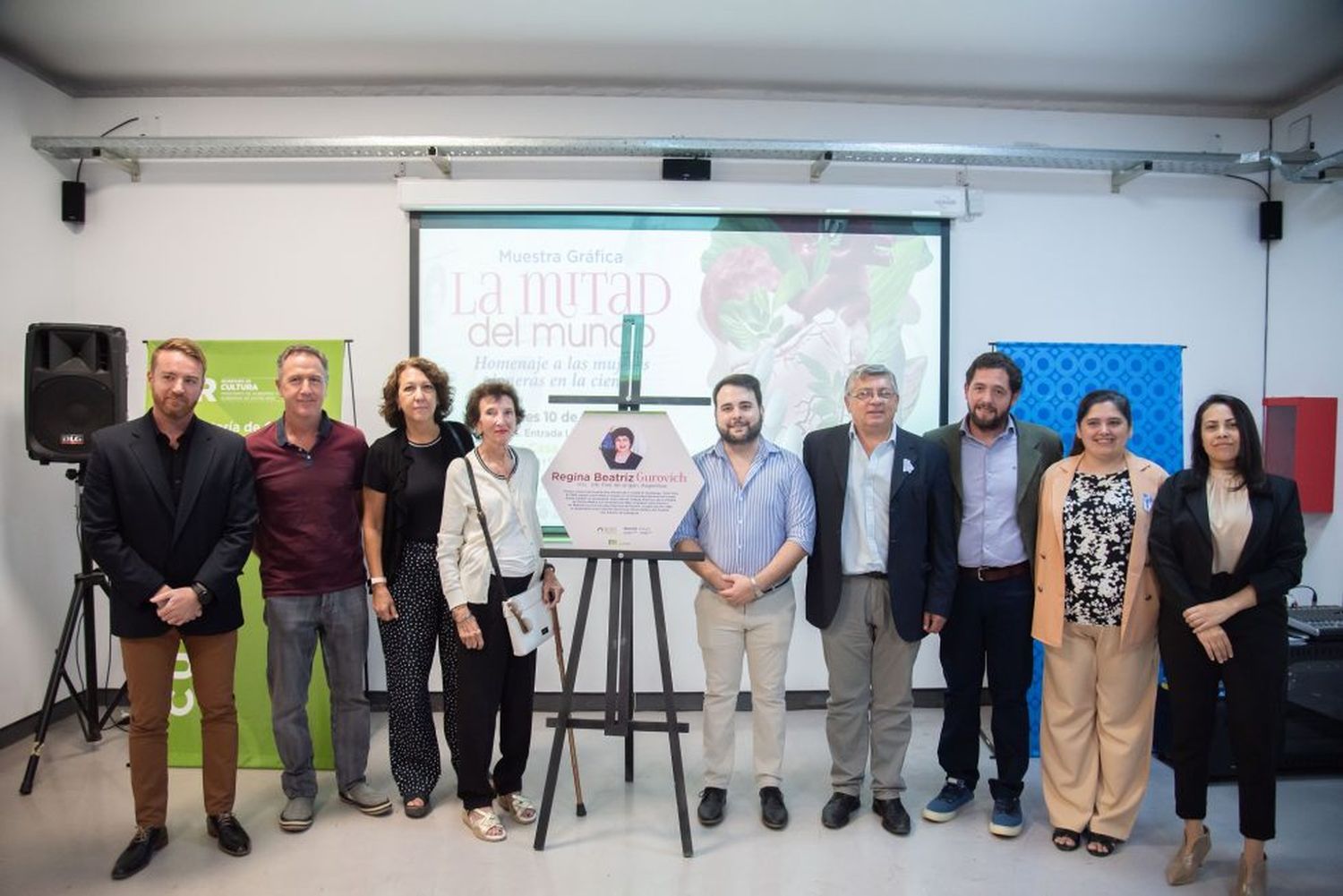 Se inauguró la exposición La Mitad del Mundo en el Museo Casa de Gobierno