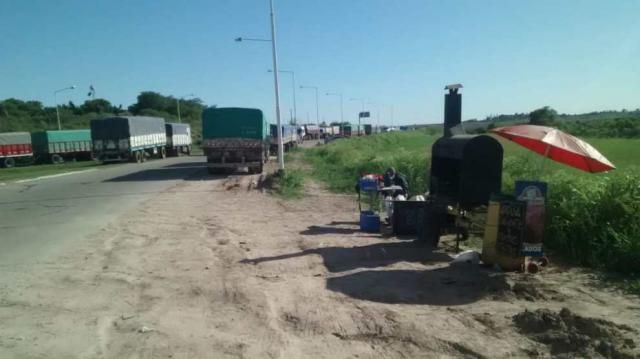 Transportistas entrerrianos de cereales continúan con el paro
