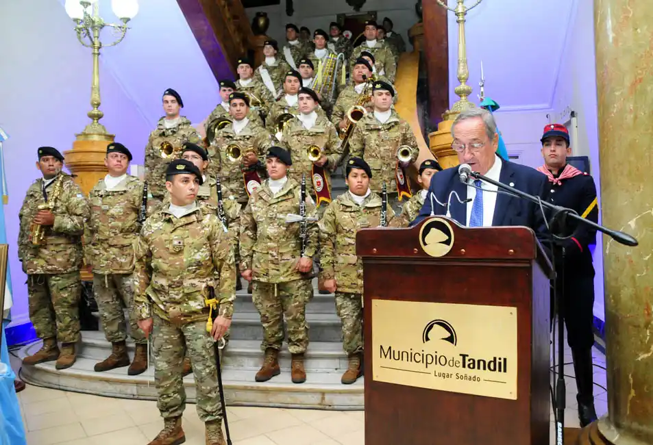 En el 196 aniversario de la ciudad, Lunghi apeló a los vecinos que trabajan por Tandil 