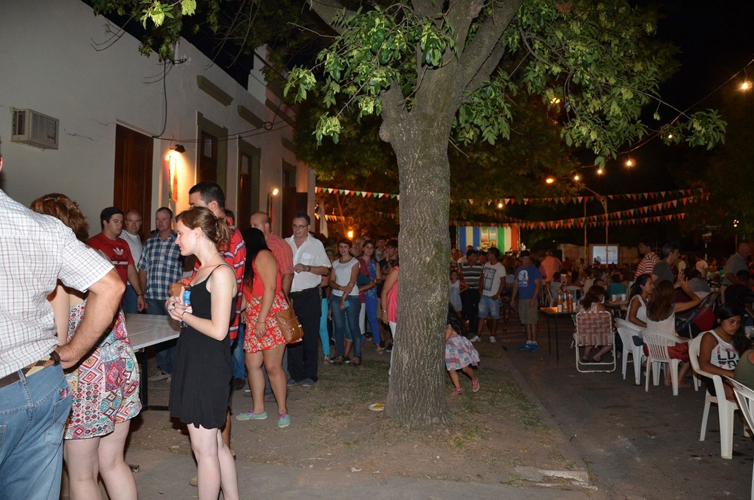 La 18º Fiesta Zonal de la Pizza inicia su programa con la tradicional venta de pizzas y postres para llevar