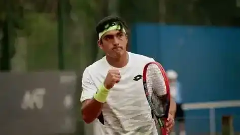 Burruchaga debutó eliminando a Wawrinka