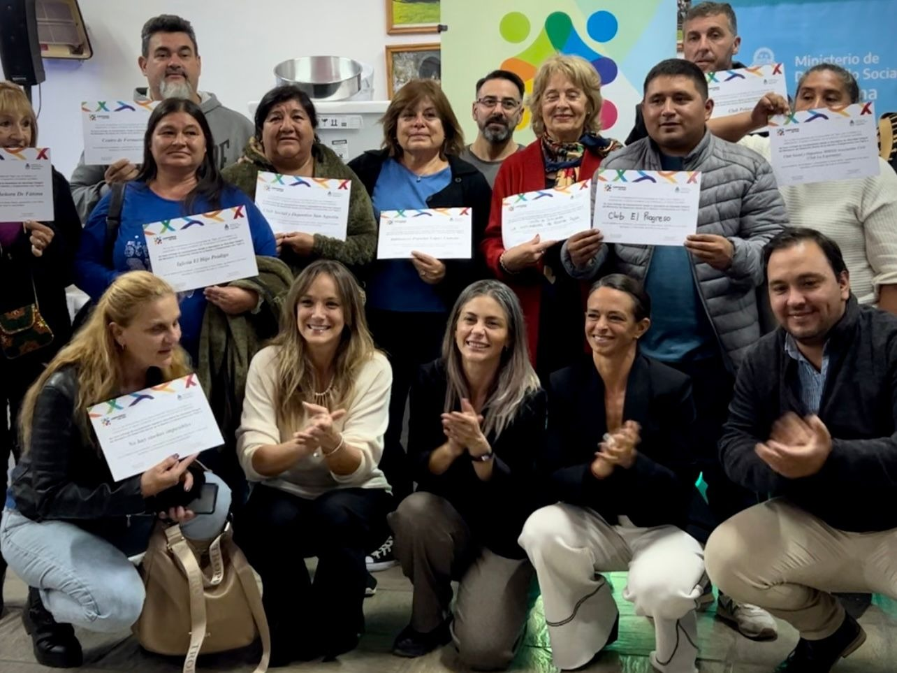 Galmarini y Micaela Ferraro entregaron equipamiento a instituciones de Tigre