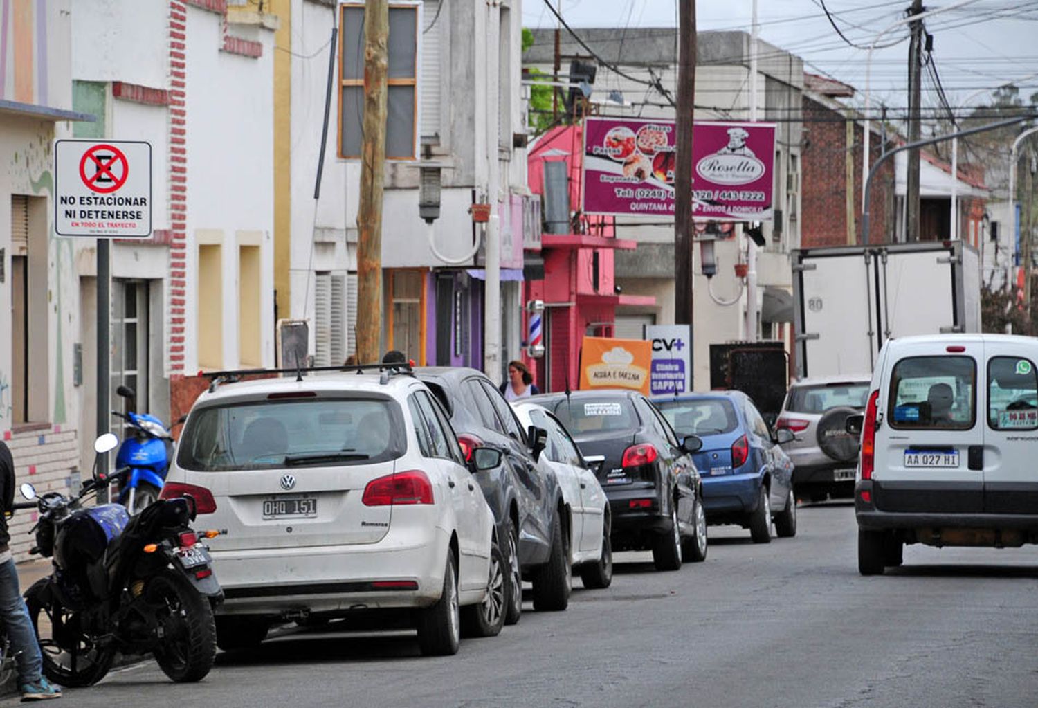 Por error, colocaron carteles de prohibido estacionar en Quintana y luego los retiraron